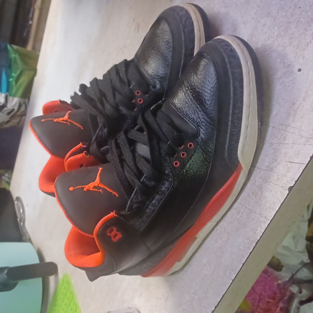 - Retro Jordan 3s